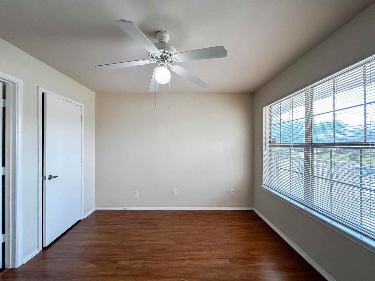 1126 Avenue a - Photo 7 of 17