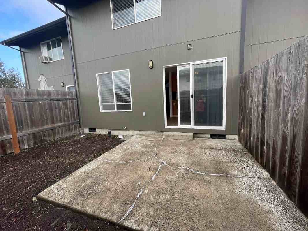 210 Kennel Ave ##C - Photo 3 of 11