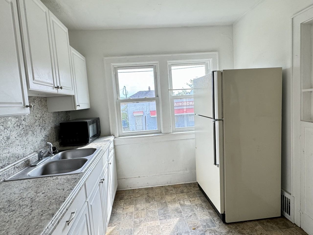 785 E Exchange St - Photo 2 of 11