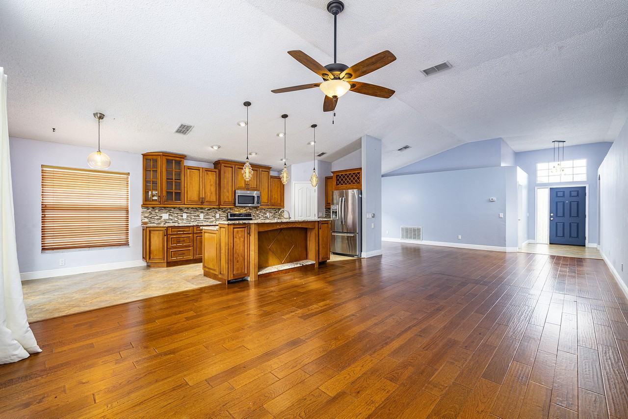 13605 Staghorn Rd - Photo 2 of 30