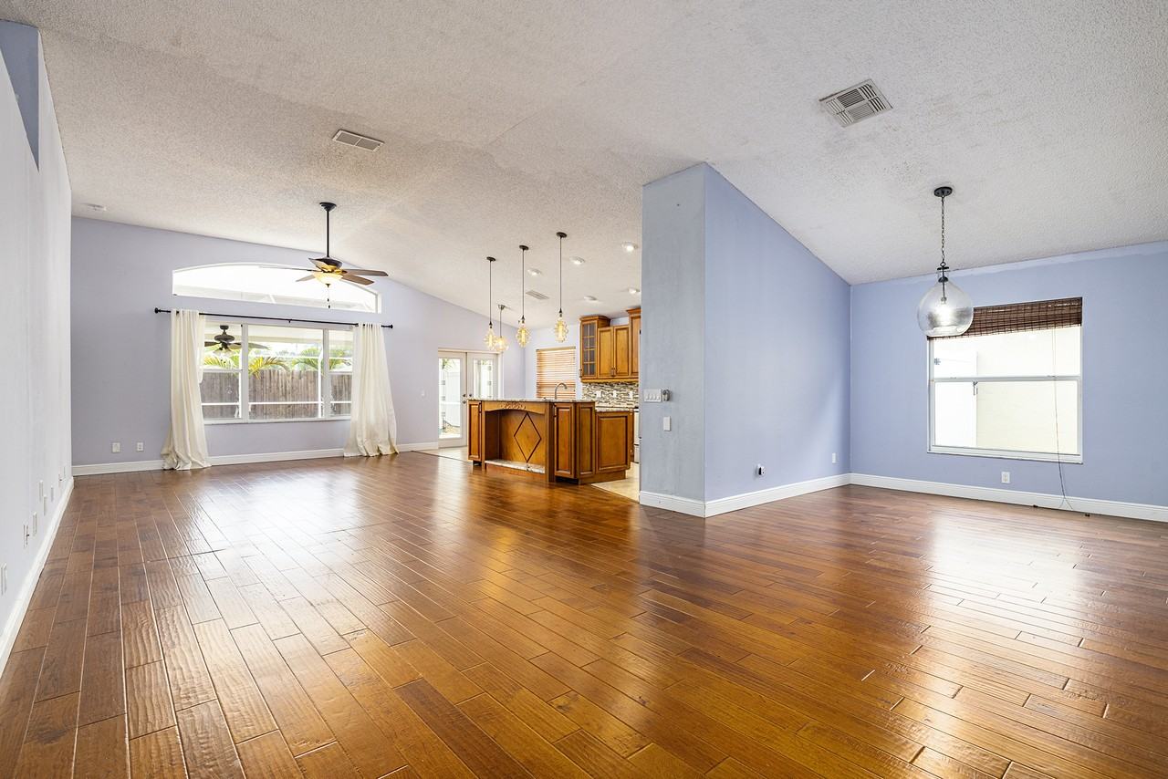 13605 Staghorn Rd - Photo 3 of 30