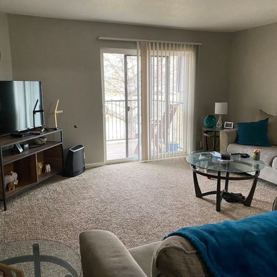 2310 W 26th St - Photo 2 of 36