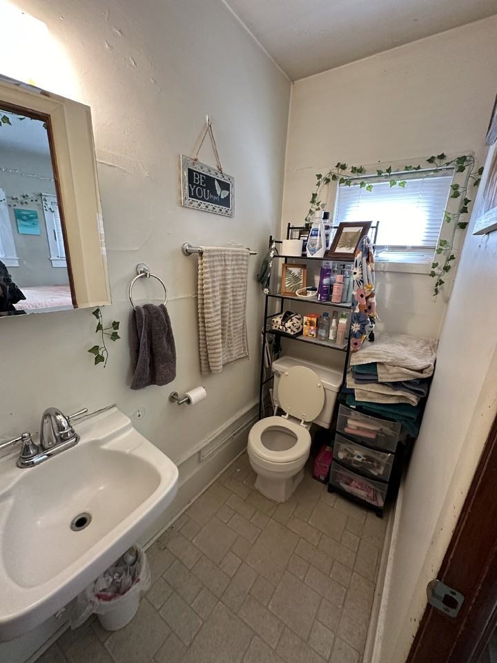115 8th Ave - Photo 7 of 10
