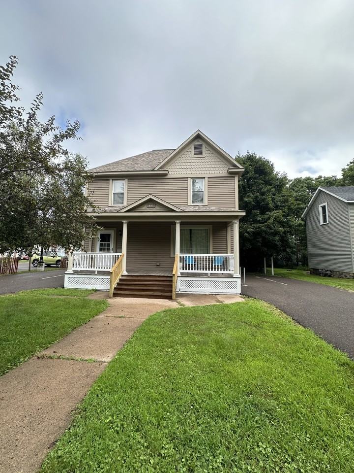 318 Gilbert Ave - Photo 2 of 19