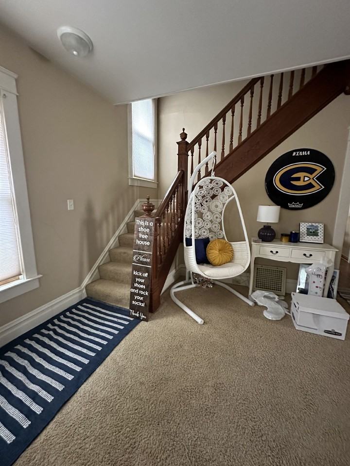 318 Gilbert Ave - Photo 3 of 19