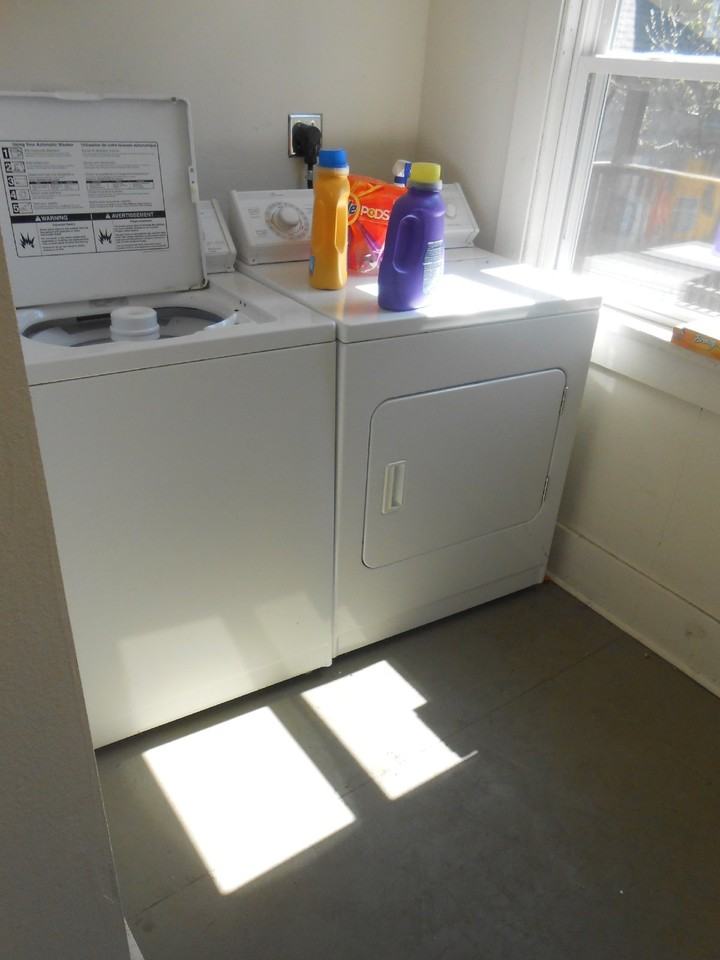 402 Doty St - Photo 6 of 25