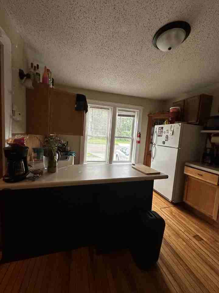 640 Niagara St - Photo 3 of 10