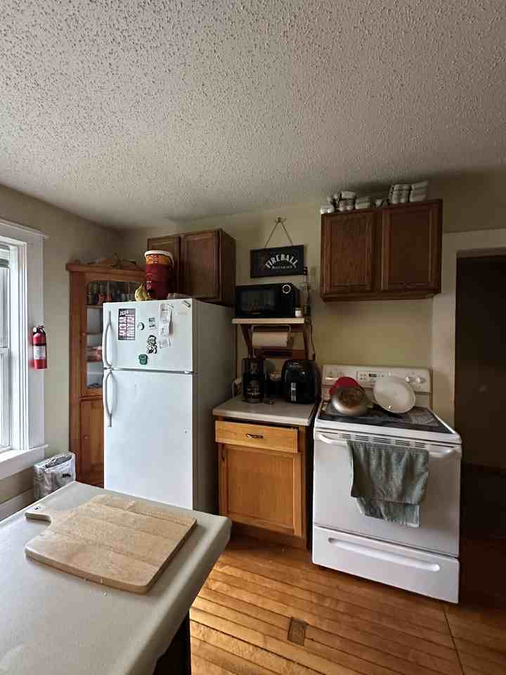 640 Niagara St - Photo 5 of 10