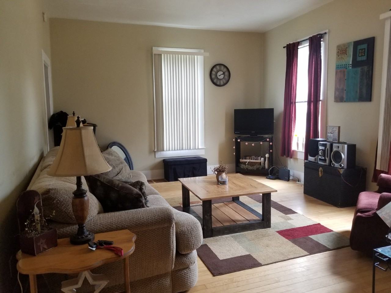 704 Niagara St - Photo 2 of 20