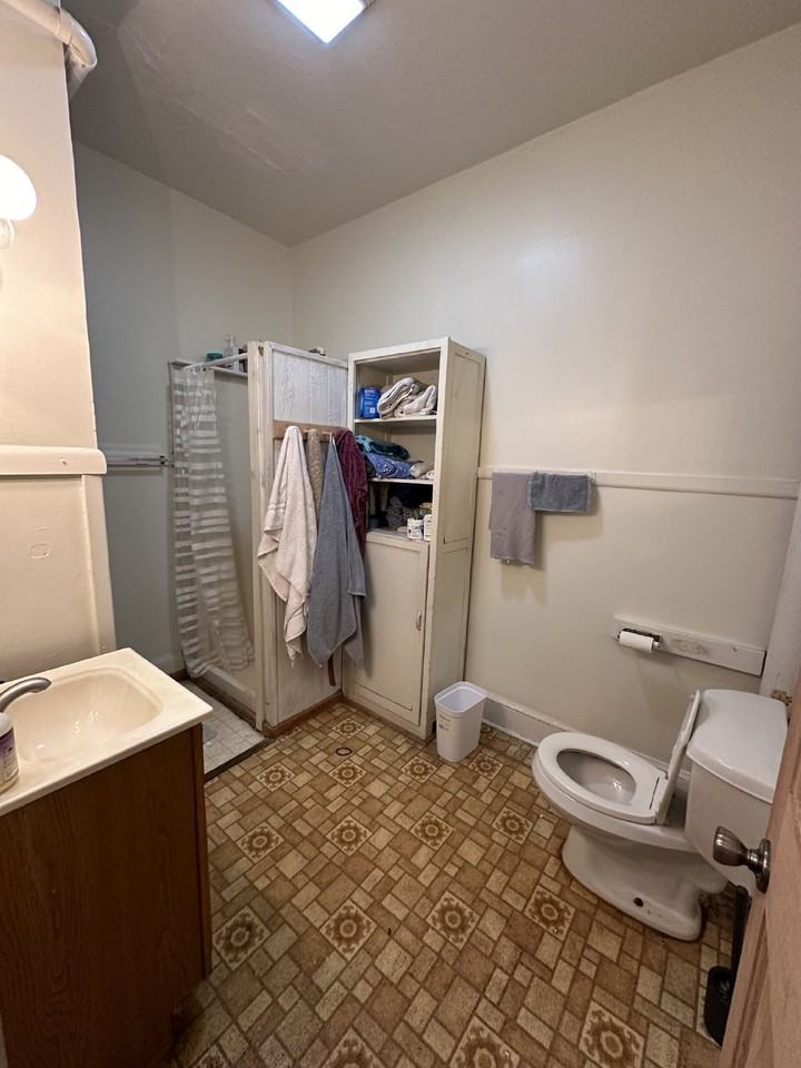 704 Niagara St - Photo 6 of 20