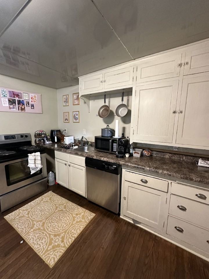 904 1st Ave - Photo 2 of 23