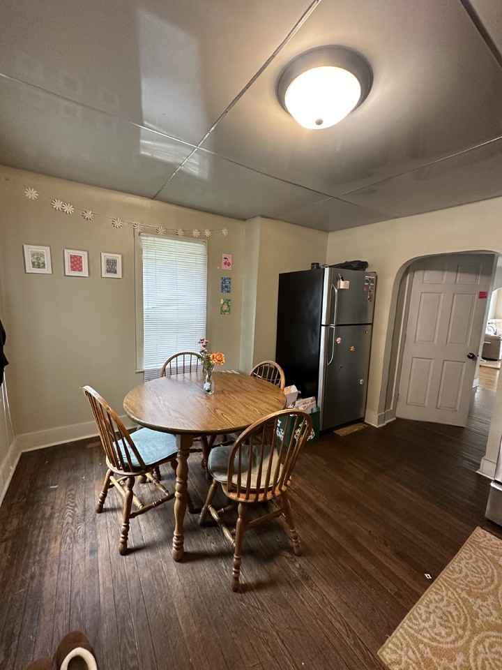 904 1st Ave - Photo 3 of 23