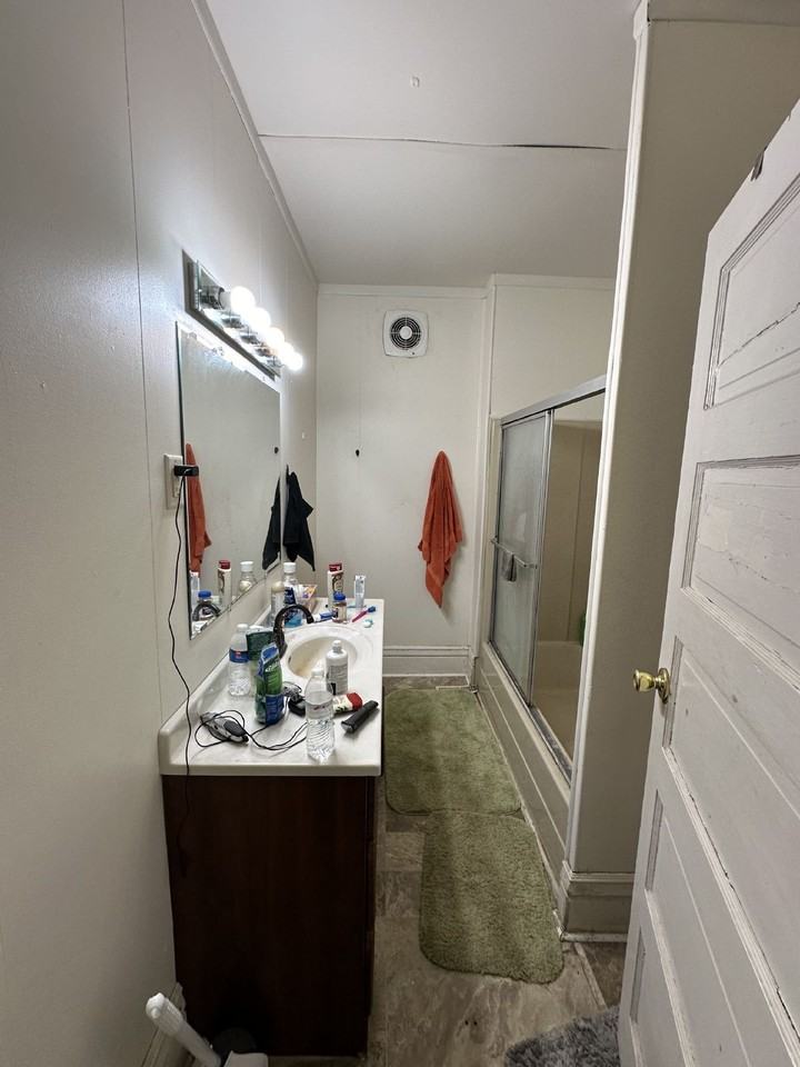 913 Lakeside Ave - Photo 2 of 22