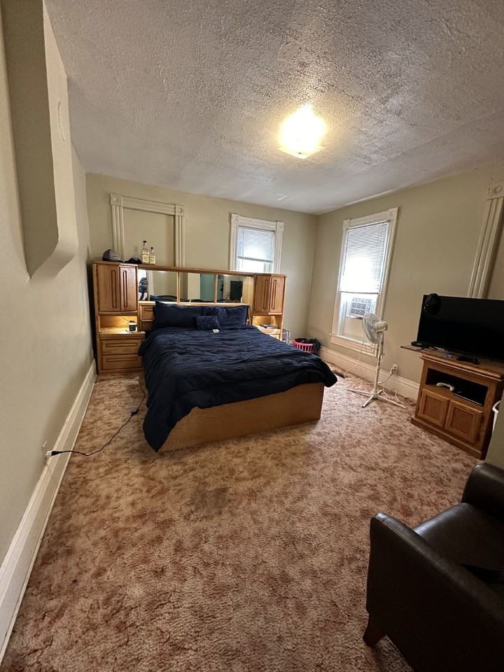 913 Lakeside Ave - Photo 6 of 22