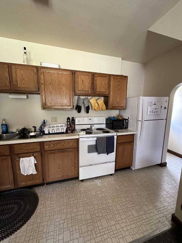 1219 State St - Photo 5 of 13