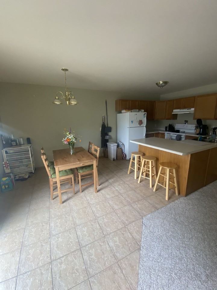 221 10th Ave Apt 2 - Photo 3 of 22