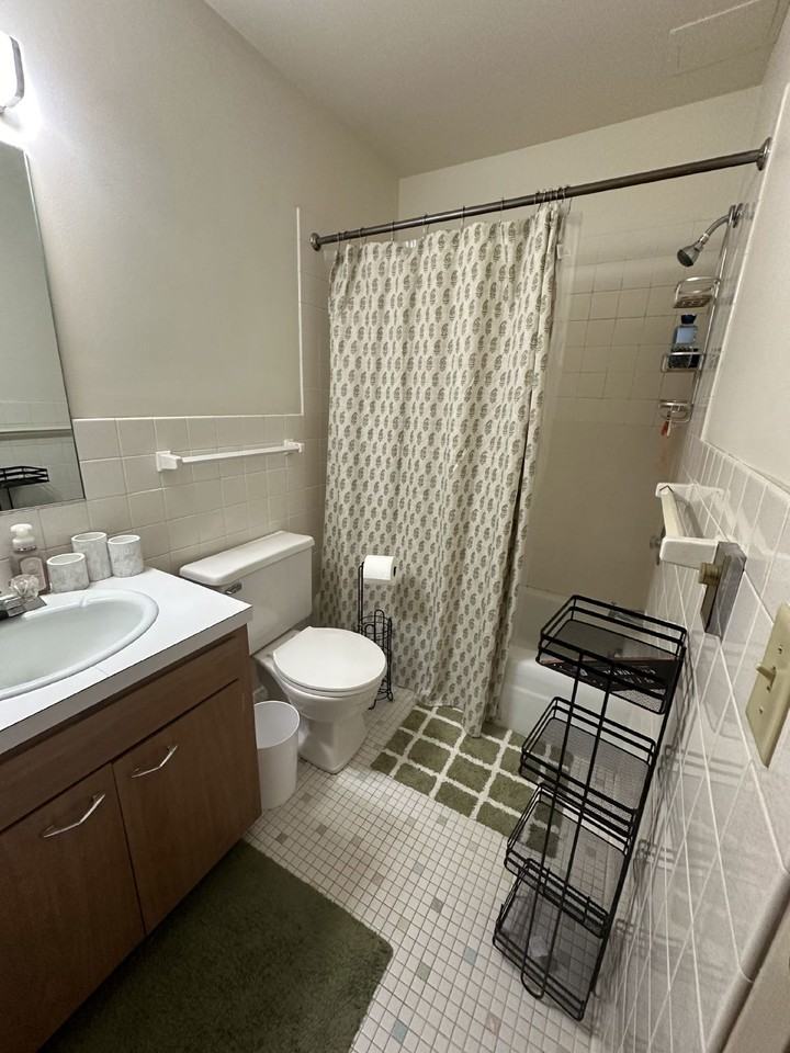 221 Lake St Apt 1 - Photo 7 of 9