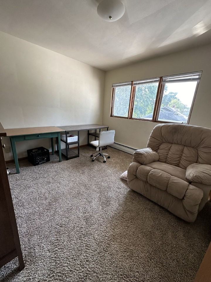 221 Lake St Apt 1 - Photo 5 of 9