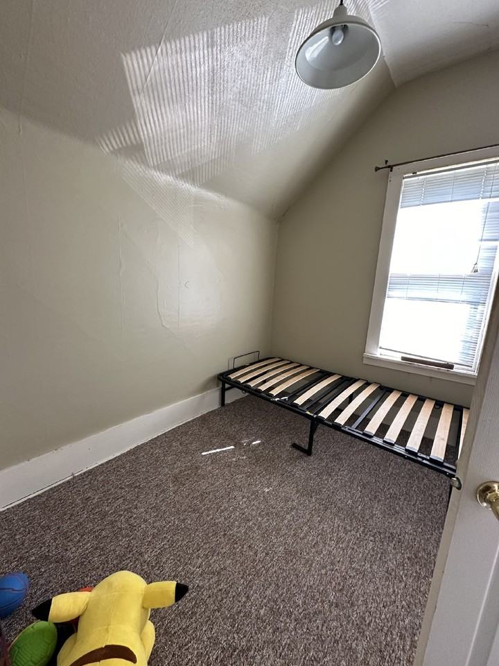 2227 1/2 3rd St - Photo 6 of 10