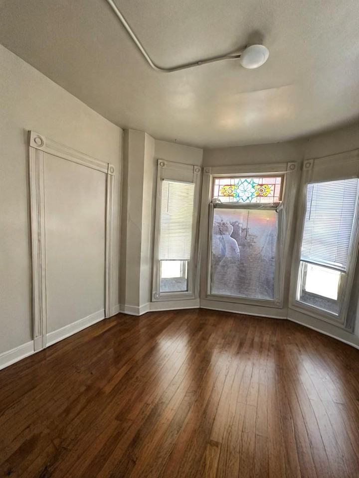 327 Summit Ave - Photo 7 of 11
