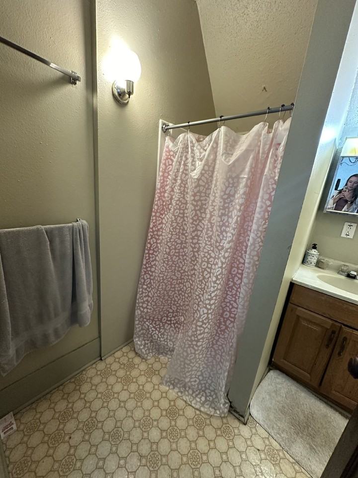 614 1/2 W Grand Ave - Photo 7 of 11