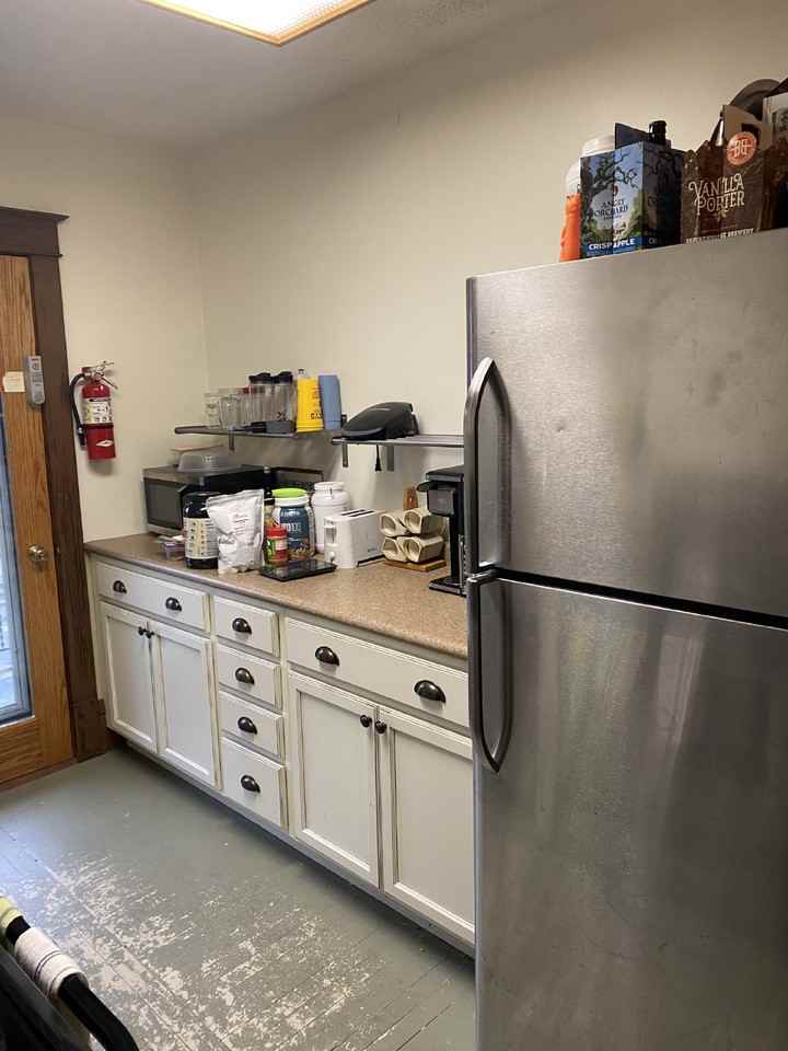 703 5th Ave Apt 2 - Photo 4 of 20