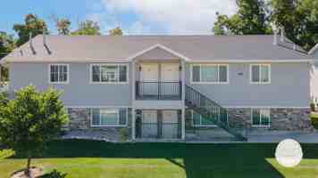 featured image of 674 W Meadow Dr