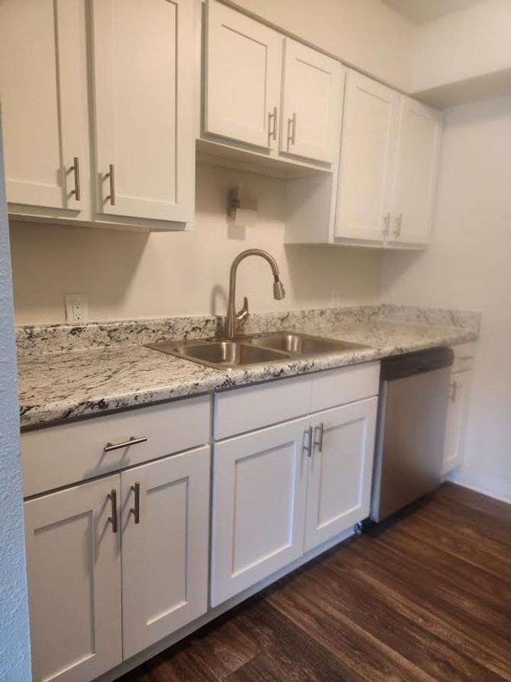 North Pointe Apartments - Photo 2 of 37