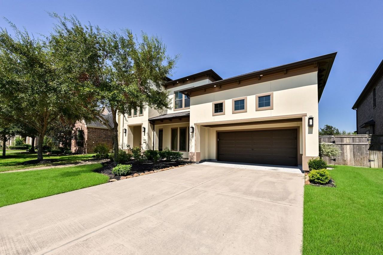 27810 Burnett Hills Ln - Photo 3 of 42