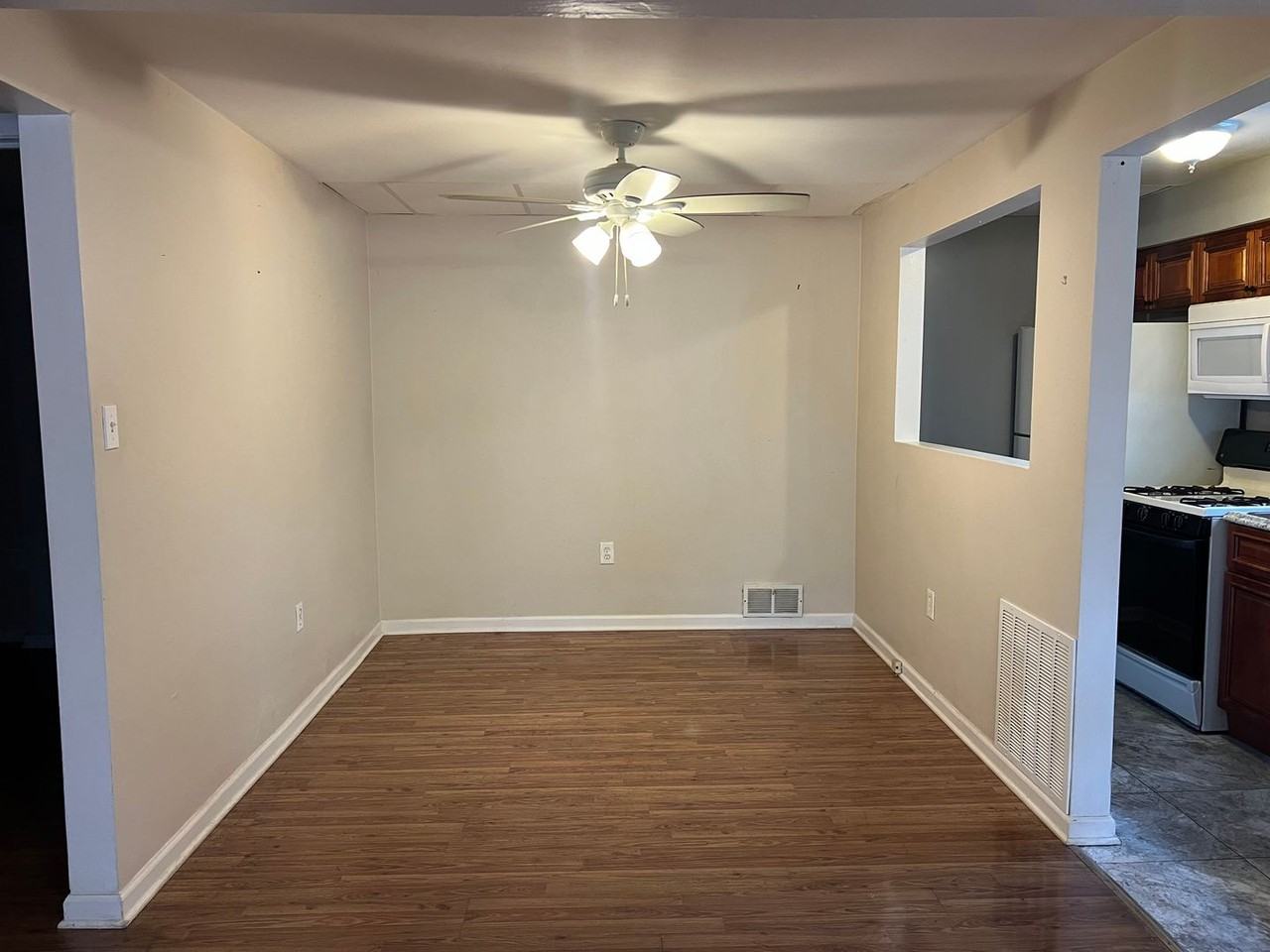 1518 Chartiers Ave - Photo 2 of 11