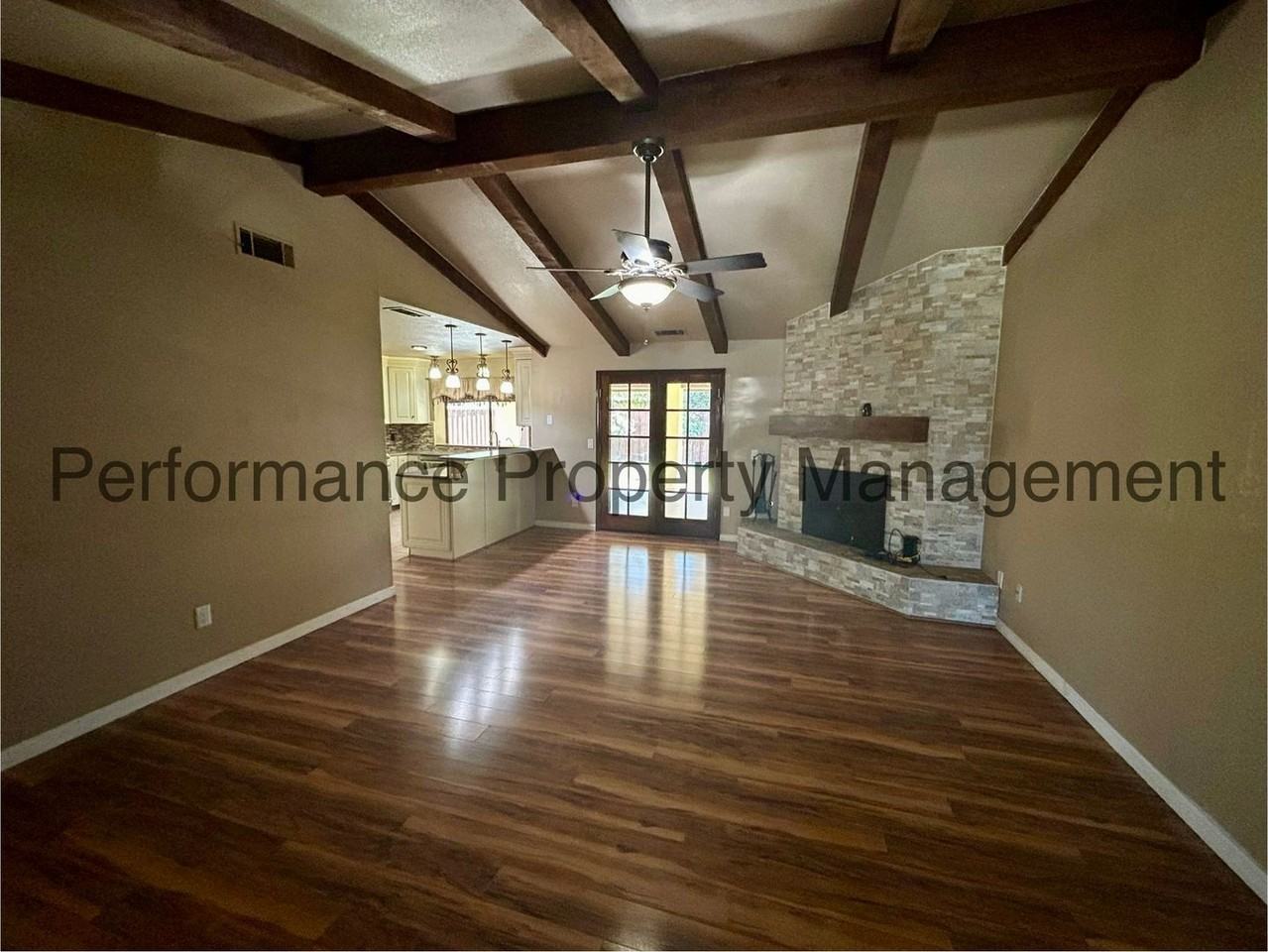 1541 Pamela Ct - Photo 4 of 21