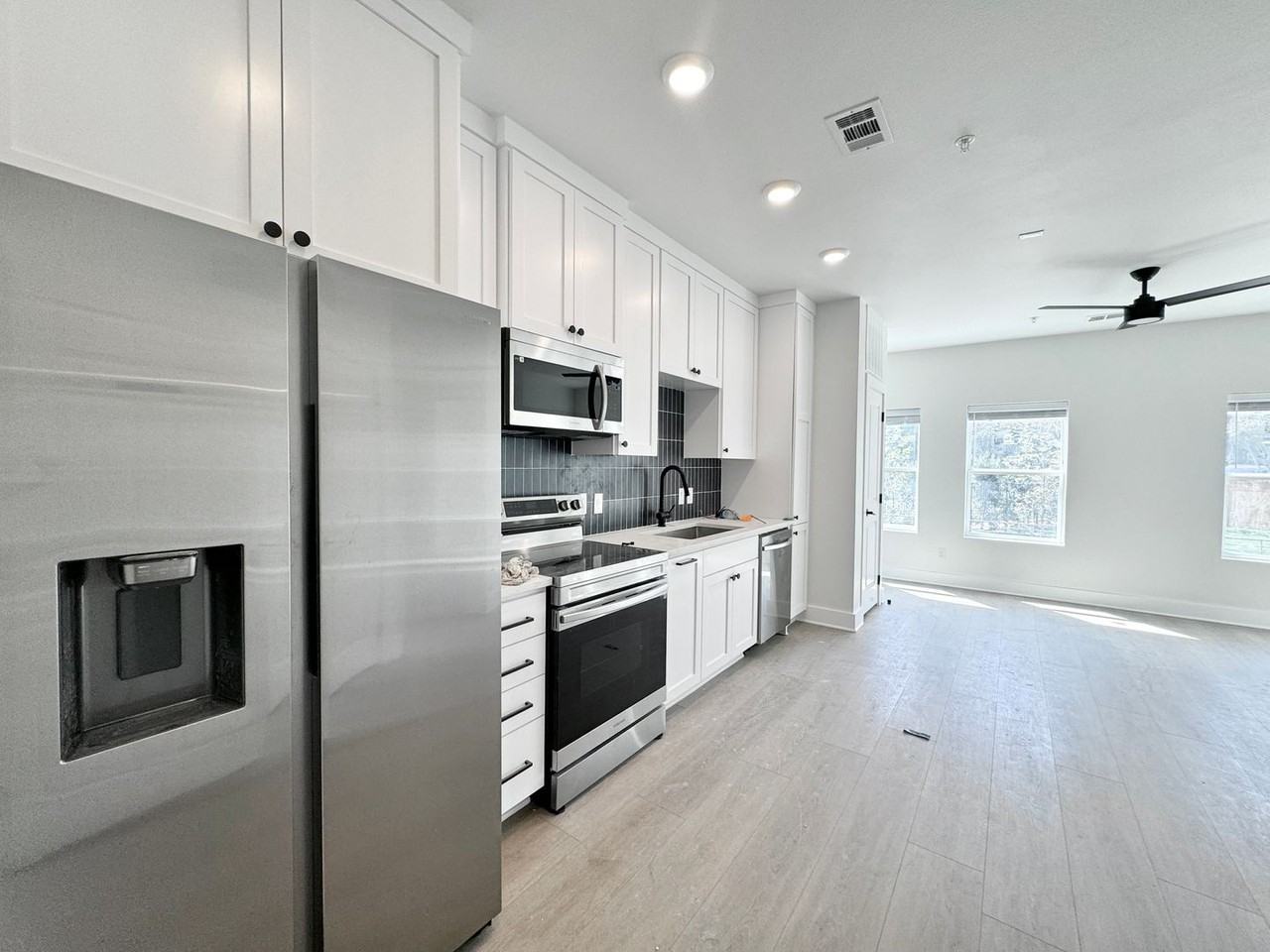 3000 Duval St - Photo 6 of 32