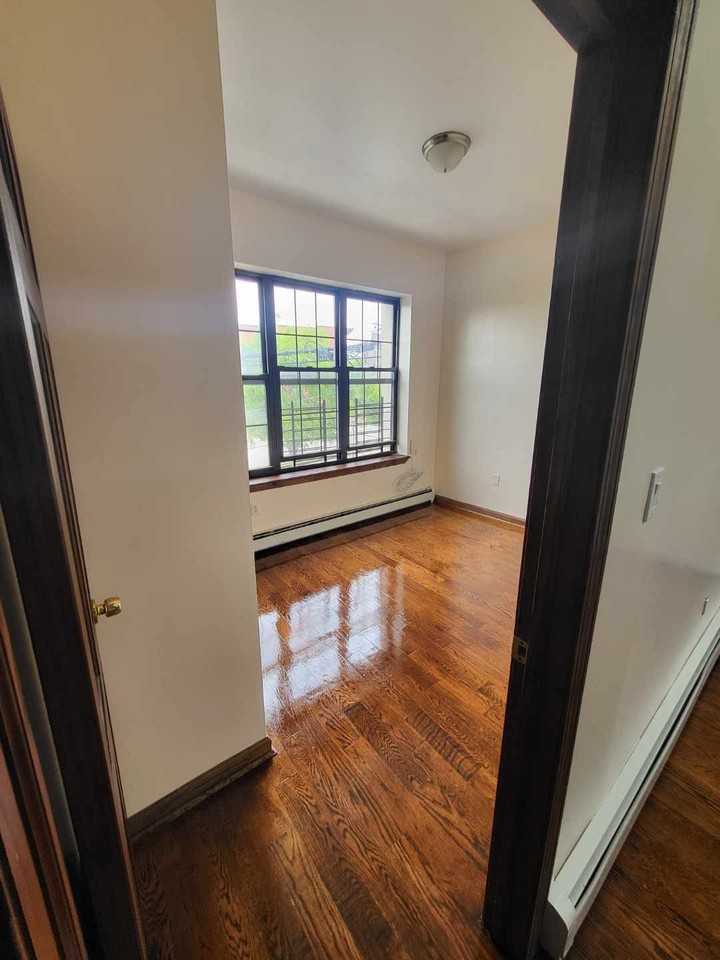 1000 E 217th St #2 - Photo 2 of 6