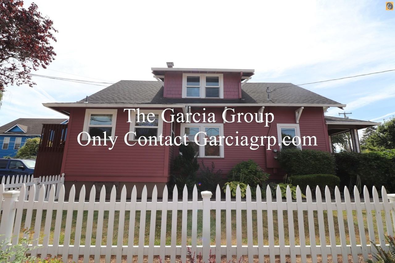 1710 Se Clatsop St - Photo 2 of 14