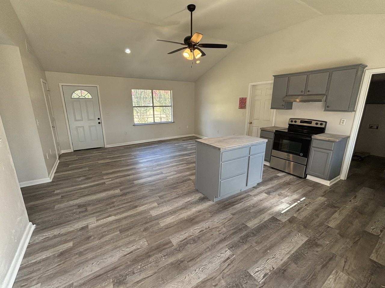 170 Colonial Cir #NA - Photo 5 of 5