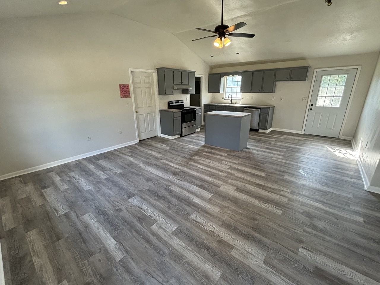 170 Colonial Cir #NA - Photo 3 of 5