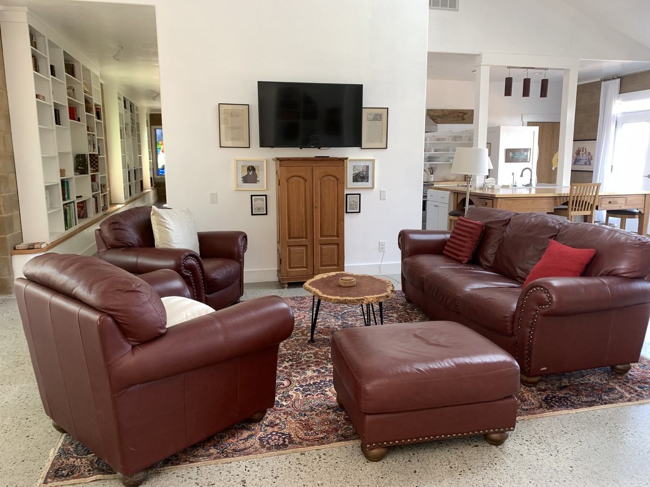 4504 Silver Creek Rd - Photo 5 of 28