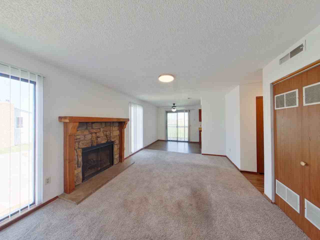 3950 N Garland Cir #3 - Photo 2 of 8
