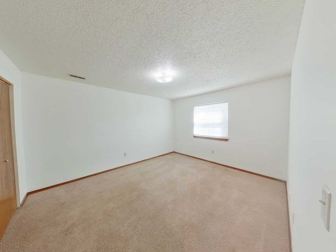 3950 N Garland Cir #3 - Photo 5 of 8