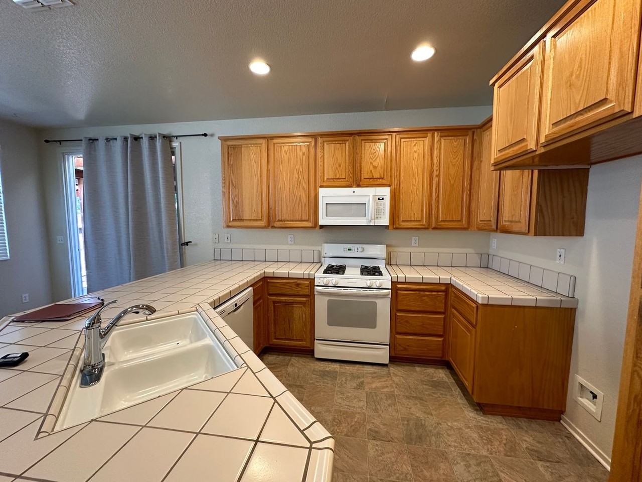 3425 China Hat Island Rd - Photo 4 of 11