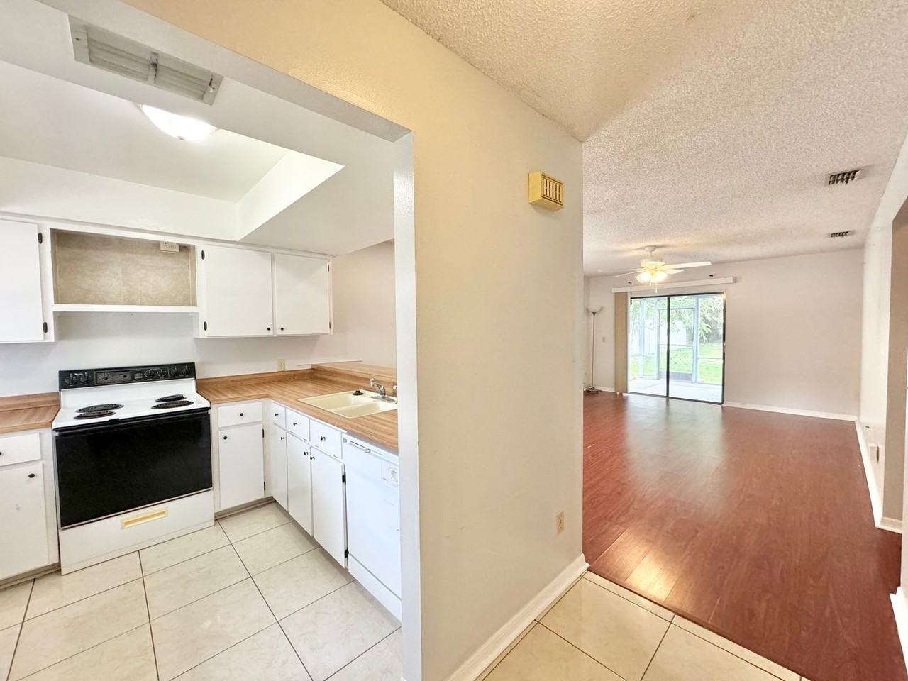 5613 Struthers - Photo 2 of 26