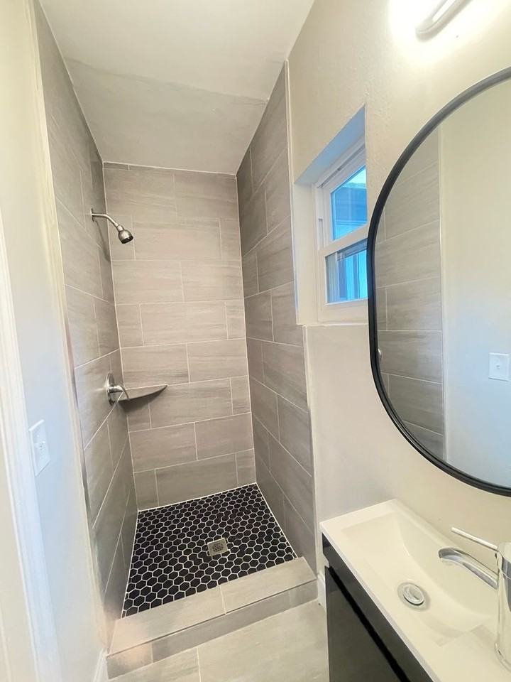 1936 Lambert St - Photo 7 of 16