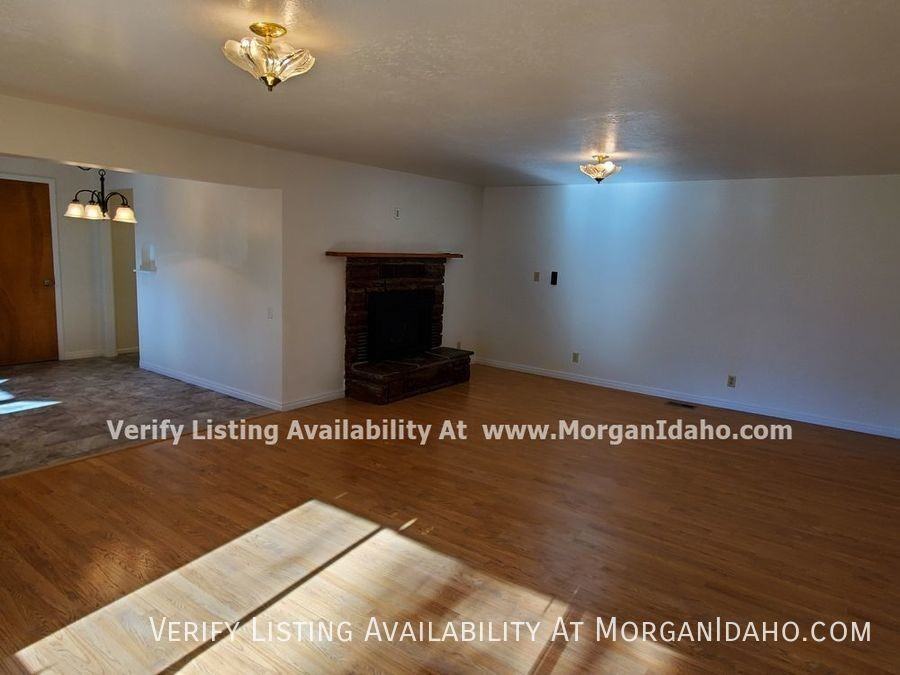 2080 S Curtis Rd - Photo 2 of 11