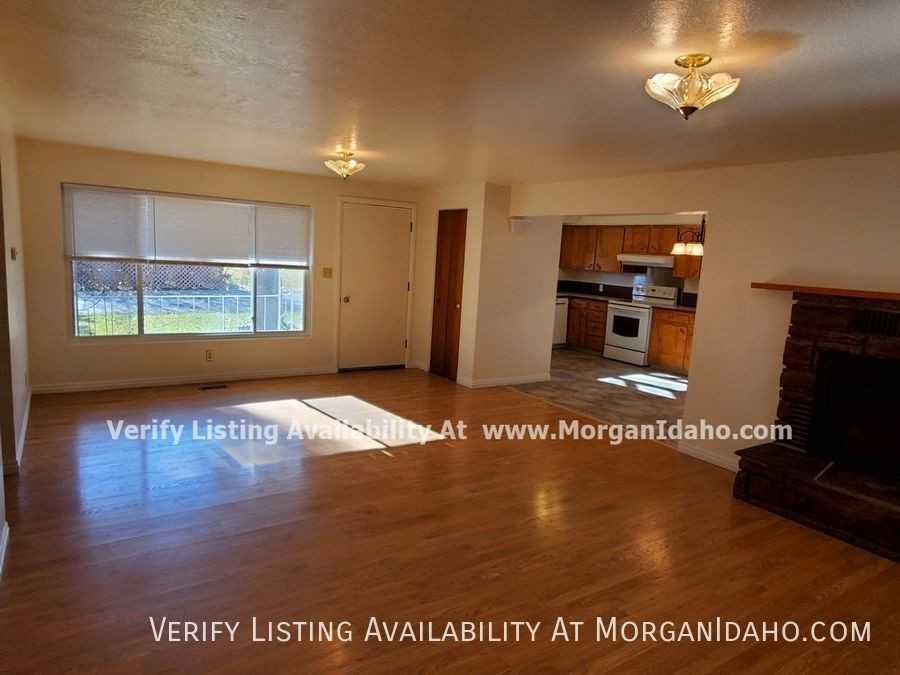 2080 S Curtis Rd - Photo 3 of 11