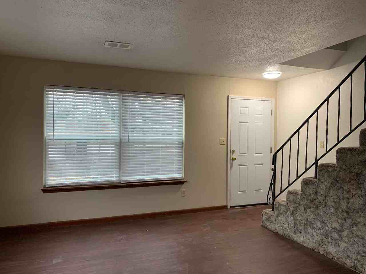 1011 S Jefferson - Photo 2 of 16