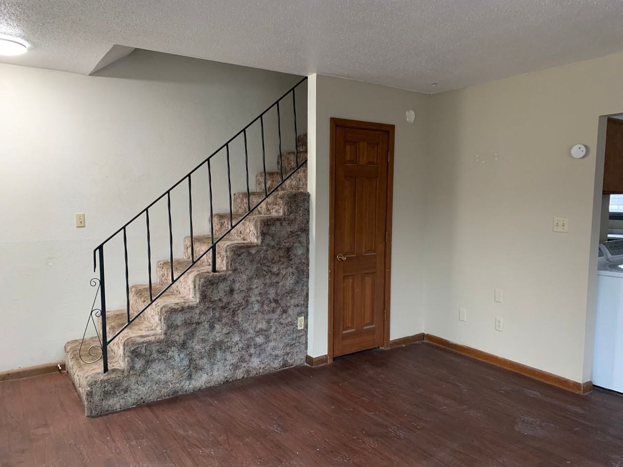 1011 S Jefferson - Photo 3 of 16