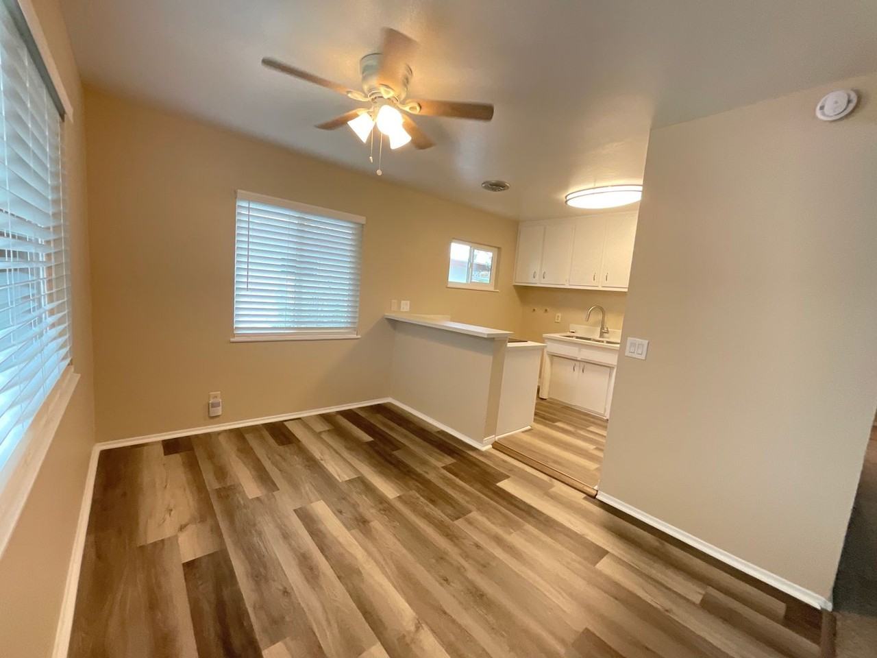 2502 S Rosewood Ave - Photo 5 of 18