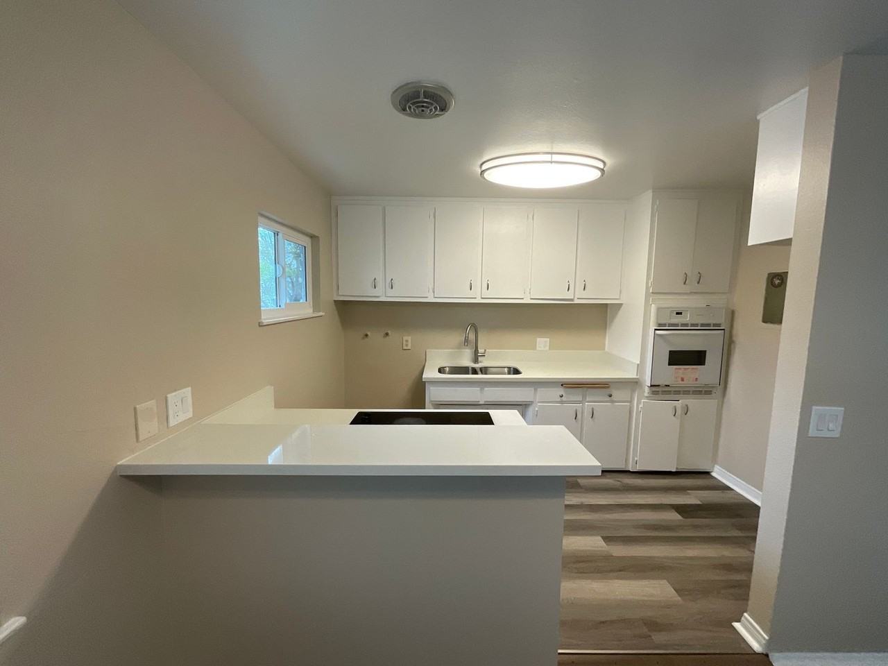 2502 S Rosewood Ave - Photo 7 of 18