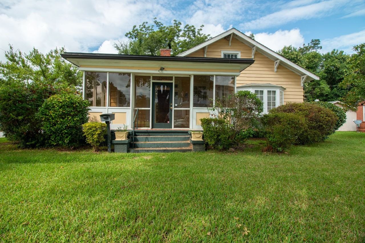 1201 16th Ave - Photo 3 of 15