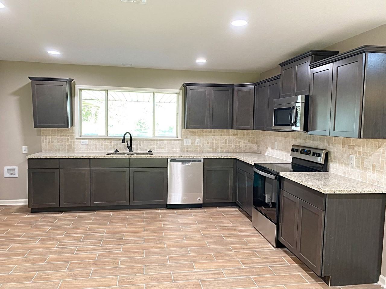 8725 Hillebrandt Rd - Photo 2 of 13